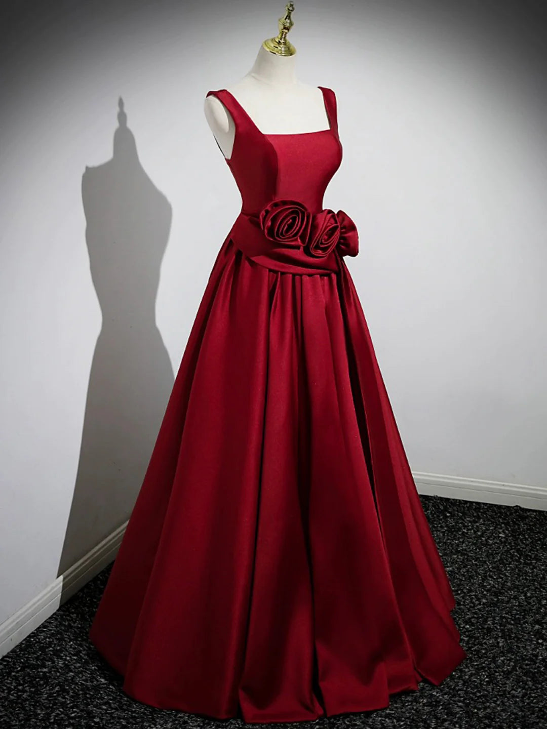 Robe Weitese A-Line à bretelles larges en satin bordeaux, robe de bal longue avec robe de soirée fleurie
